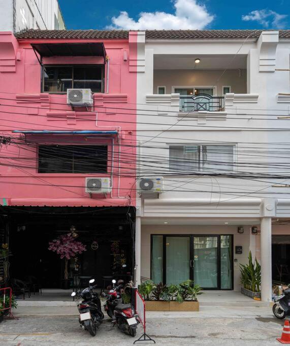 Private Model Home Patong Central Экстерьер фото